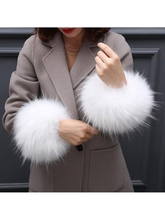 Accessories - Faux fur white cuffs